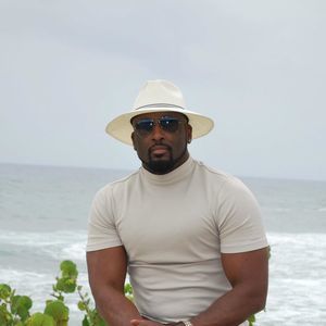 Meet your Posher, Ace